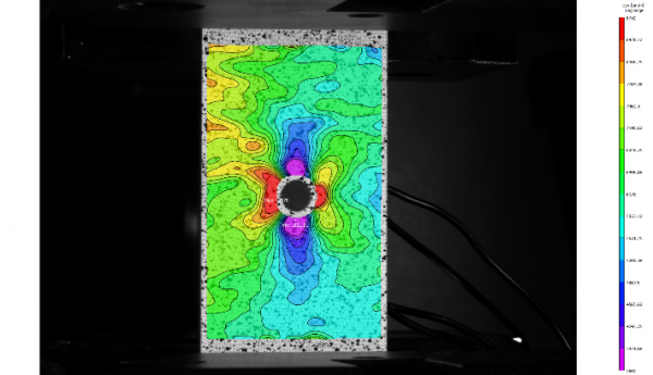 Figure 3 DIC on a specimen with hole – stress concentration